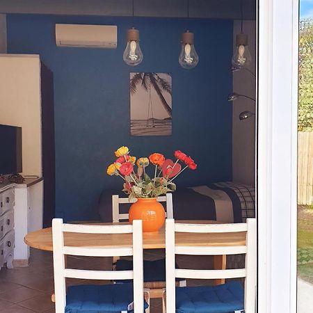 Studio 33 M2 Au Calme Proche Hyeres La Crau Esterno foto
