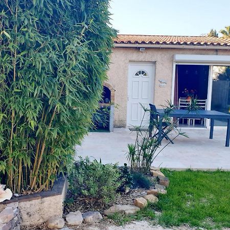 Studio 33 M2 Au Calme Proche Hyeres La Crau Esterno foto