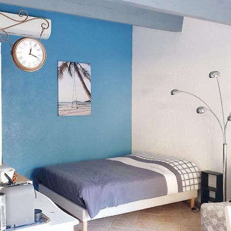 Studio 33 M2 Au Calme Proche Hyeres La Crau Esterno foto