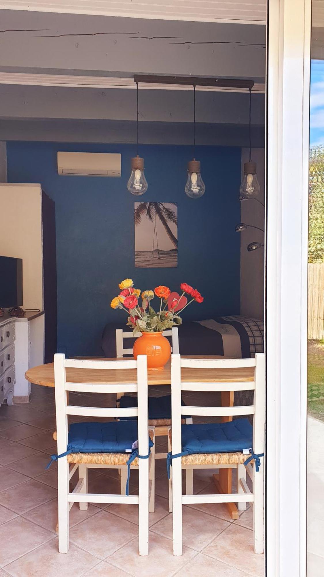Studio 33 M2 Au Calme Proche Hyeres La Crau Esterno foto