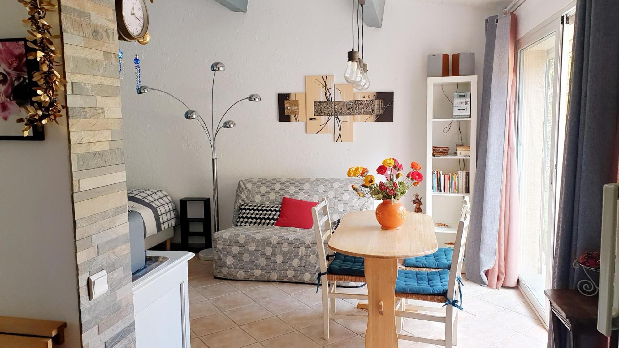 Studio 33 M2 Au Calme Proche Hyeres La Crau Esterno foto